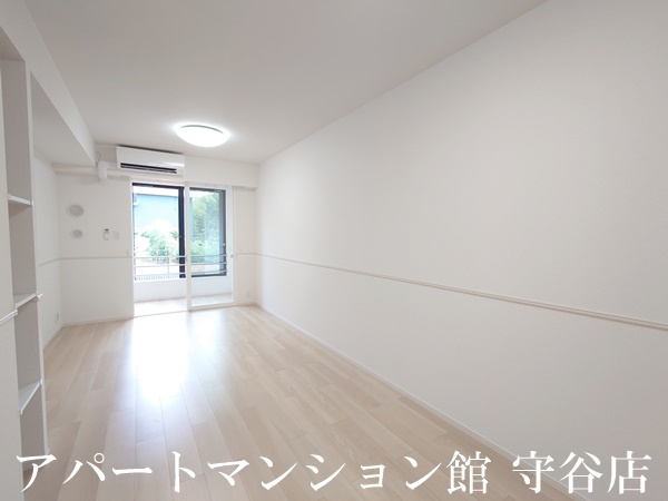 小張プレイスⅠの居間・リビング