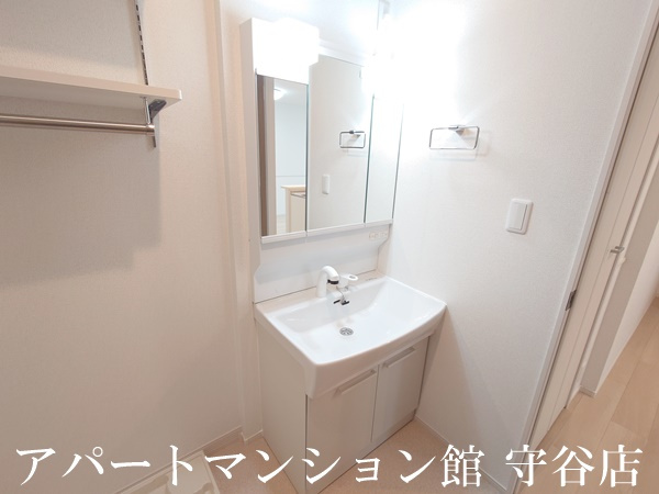 小張プレイスⅠの独立洗面台