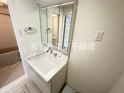 【洗面所】 | D Paina Kannon | ゆったりとスペースのある洗面所