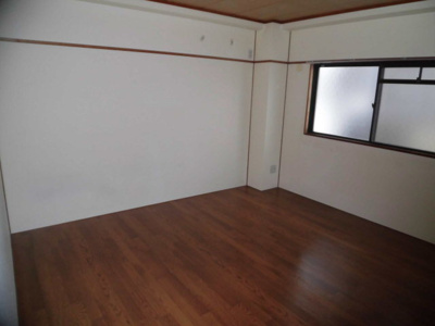 【居間・リビング】 | ルート２５ | 広々とした8帖のお部屋です。