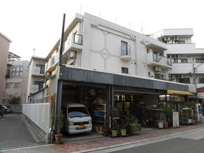 【外観】 | ルート２５ | RC造、3階建ての物件です。