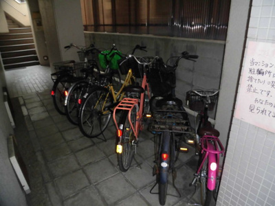 【駐車場】 | ルート２５ | 建物内駐輪場です。