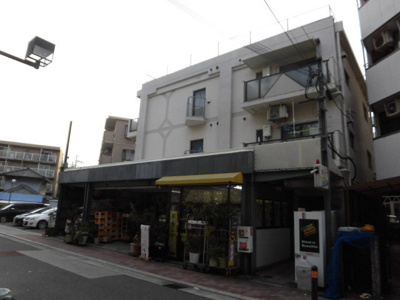 【外観】 | ルート２５ | RC造、3階建ての物件です。