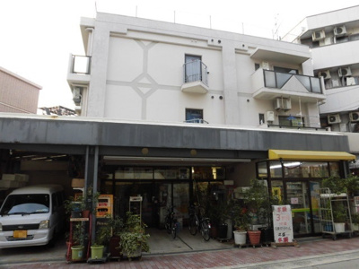 【外観】 | ルート２５ | RC造、3階建ての物件です。