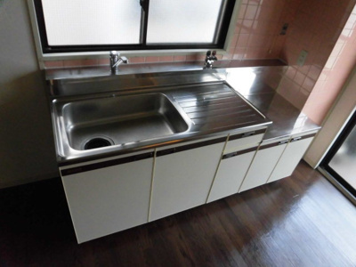 【キッチン】 | ルート２５ | 大きな窓付きのキッチンです。