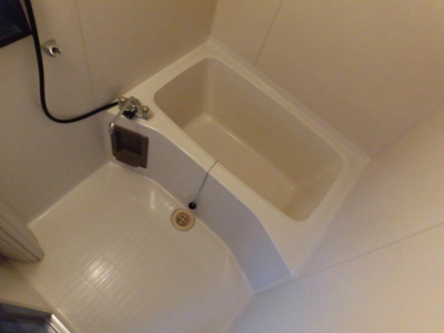 【浴室】 | ルート２５ | 白基調の綺麗なバスルームです。