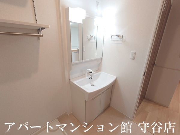 小張プレイスⅠの独立洗面台