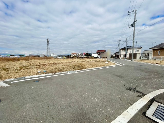 野洲市市三宅3号地　建築条件無し売土地の前面道路含む現地写真