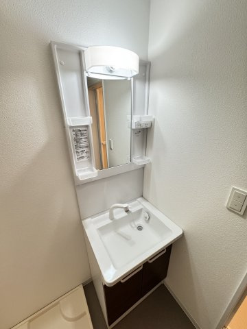 ジーメゾン福生ビブレの独立洗面台