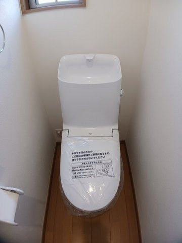サンコートのトイレ|落ち着いた色調のトイレです