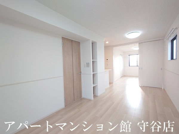 小張プレイスⅡの居間・リビング