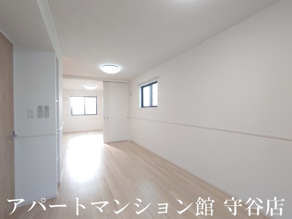 小張プレイスⅡの居間・リビング