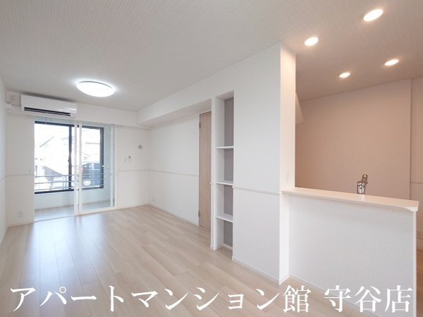 小張プレイスⅡの居間・リビング