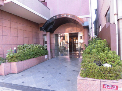 【エントランス】 | コート淡路 | きれいにお手入れされたエントランスです
