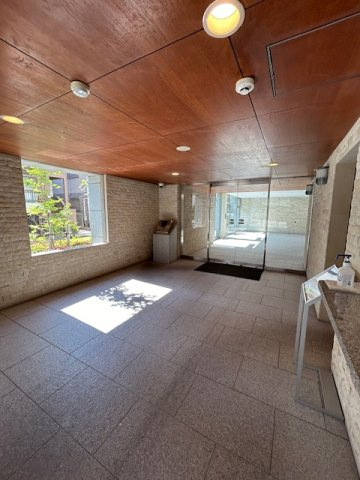 西が丘パーク・ホームズのエントランス