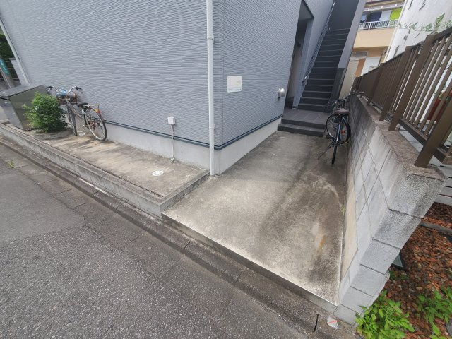 kakuraのエントランス|毎日通るエントランスはこのようになっています