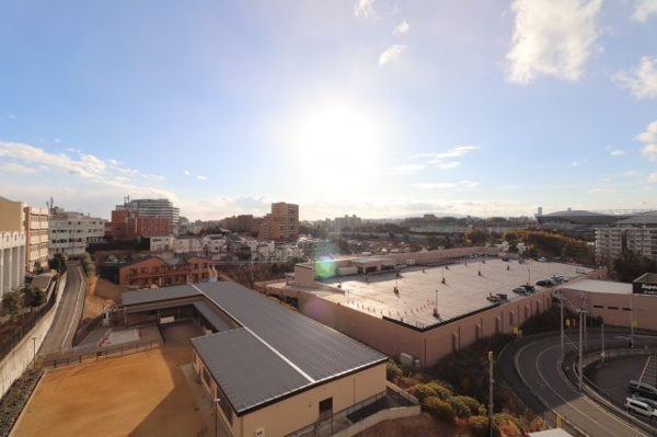 【展望】 | 【物件からの展望】遮蔽物のない開放的な眺望です！千里丘の穏やかな街並みが眼下に広がります。