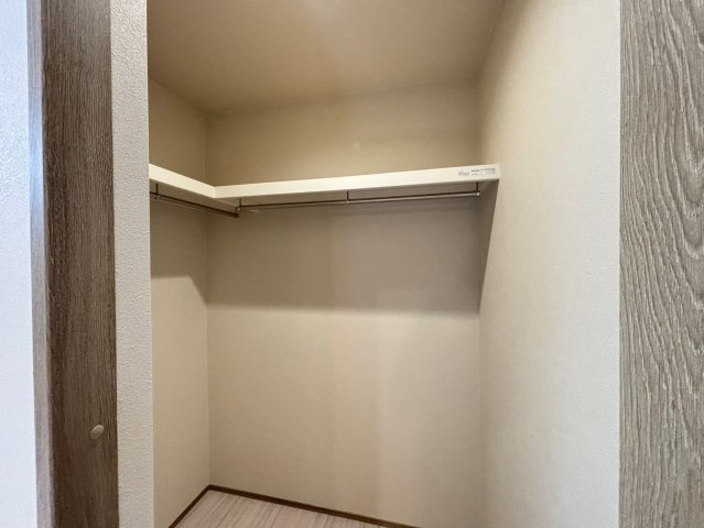 深谷市常盤町　分譲一戸建て　02の収納|家族共同で使用できるWIC(*^-^*)
ランドリースペースの横にあるので家事の動線もラクラク！