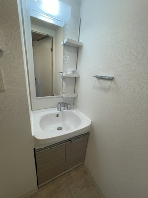 【洗面所】 | ArtizA新大阪D.C. | 忙しい朝には欠かせない洗面所です