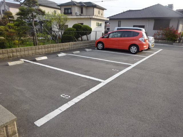 サニープレイスの駐車場