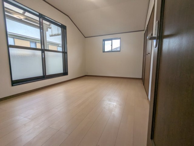 【洋室】 | 松が枝町１丁目　中古戸建 | 洋室約6.75帖