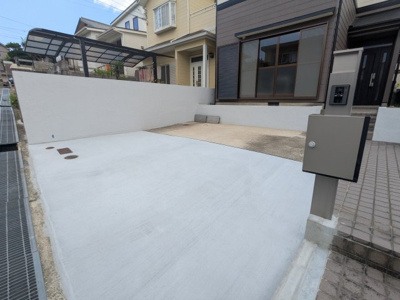 【駐車場】 | 松が枝町１丁目　中古戸建 | カースペースもきれいに整備しています。
