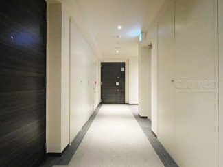【その他共用部分】 | 共用廊下です。ここもきれいに清掃されています。周囲のお部屋の様子も、ぜひ伺ってみてください。～即日のご見学可能～　お問合せはお気軽にどうぞ。