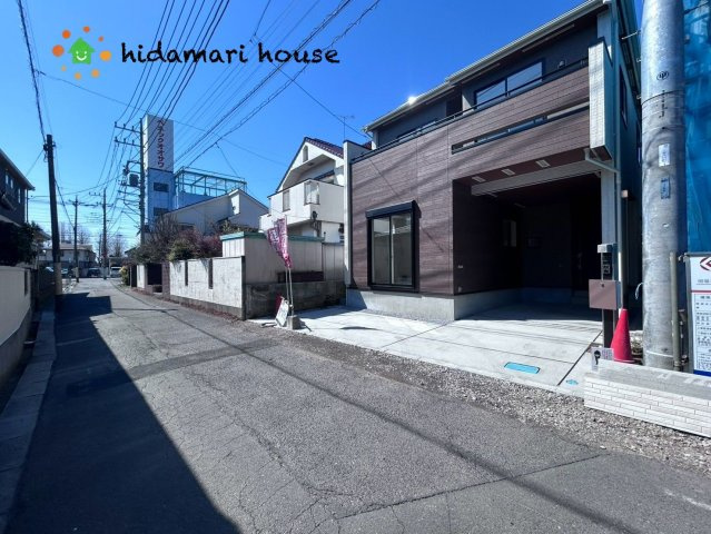 桶川市北1丁目　6期　新築戸建　ブルーミングガーデン01の前面道路含む現地写真