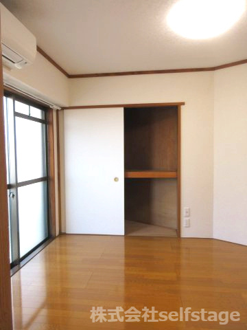 練馬区桜台２丁目の賃貸マンションの居間・リビング|フローリングのお部屋です