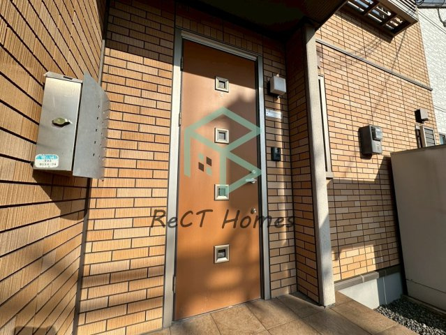 姫路市手柄１丁目のハイツの玄関