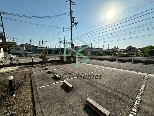 姫路市手柄１丁目のハイツの駐車場