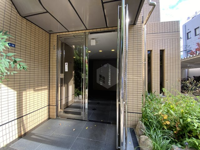 美杜里ハイム2号館のエントランス