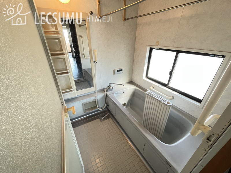 ルネス土山の浴室