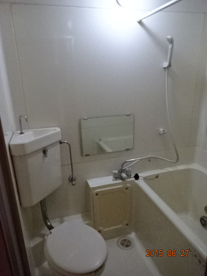 【浴室】 | ワコンハウス | トイレとバスタブ（追い炊き付き）　シャワー付き