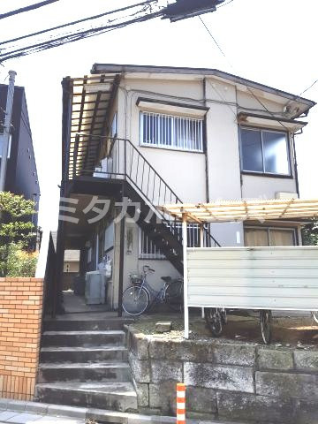 【外観】 | ワコンハウス | 立地としては高千穂大学正門目の前