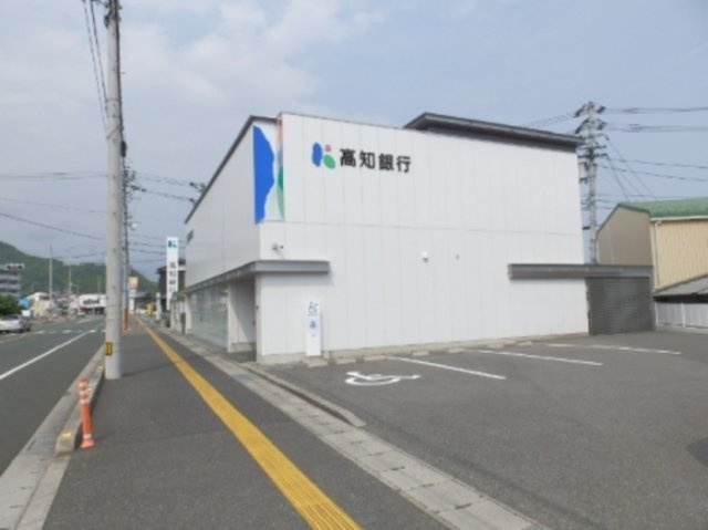 カーサ クレール B棟の周辺|高知銀行一句支店