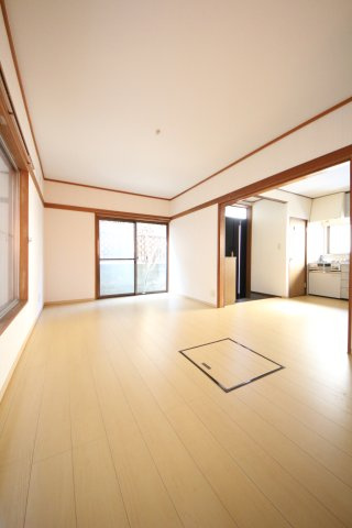 【居間・リビング】 | 朝霞市岡３丁目貸家