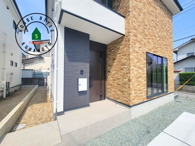 菊池郡菊陽町第2-2棟（1号棟）　の玄関|おでかけの時も帰った時も、「我が家」を最初に感じでもらえる素敵な空間に。