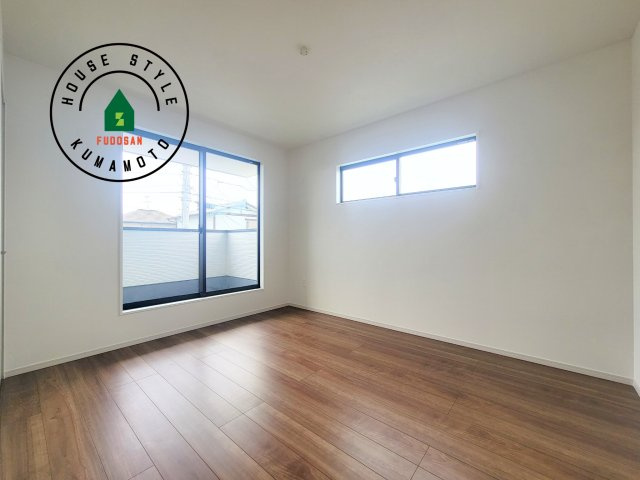 菊池郡菊陽町第2-2棟（2号棟）　の寝室|主寝室には収納力に優れたクローゼットがありますので、お部屋もすっきり片付きます。