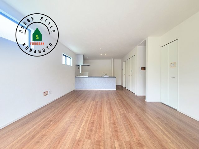 菊池郡菊陽町第2-2棟（2号棟）　の居間・リビング|多くの時間を過すことになるリビングだからこそ、いつも穏やかな空間・解放感が味わえ毎日が充実します。