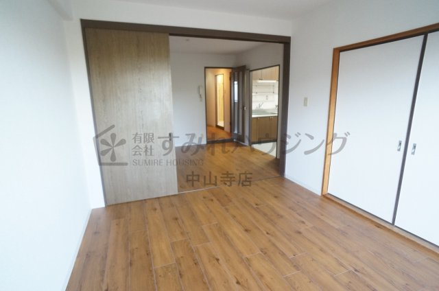 リバティパレスの玄関