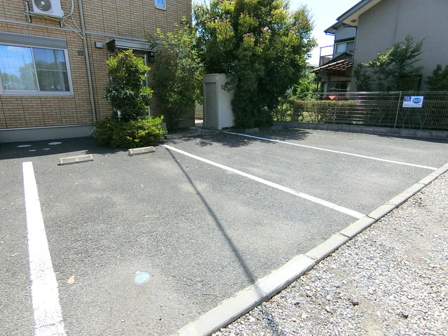 シャルム　カーサの駐車場|★敷地内駐車場有★