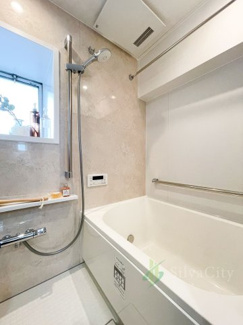 【浴室】 | 給田南住宅2号棟 | バスルーム　当日のご見学、可能です！お気軽にお問い合わせください！※0120-133-468