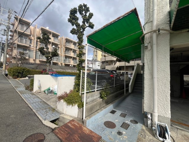 ティーズコート甲南山手のエントランス