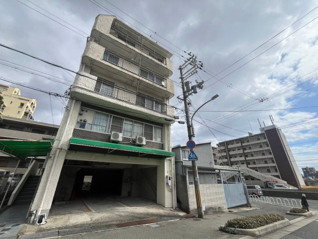 ティーズコート甲南山手の外観