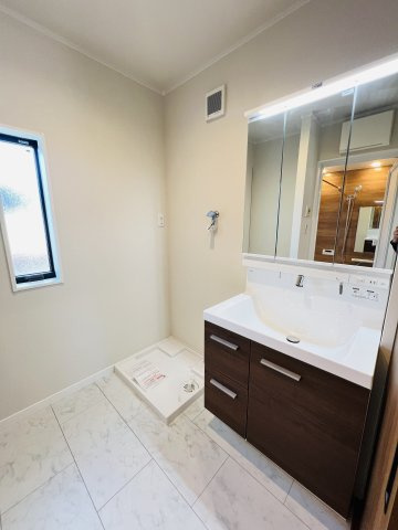 湘南スタイリッシュHouse in辻堂（茅ヶ崎）の独立洗面台