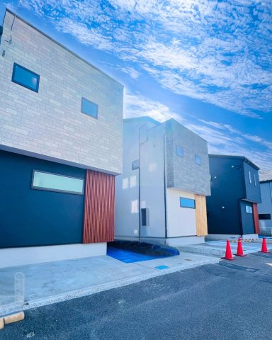 湘南スタイリッシュHouse in辻堂（茅ヶ崎）の外観|向かって左からA棟、B棟、C棟