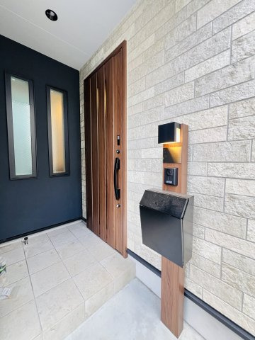 湘南スタイリッシュHouse in辻堂（茅ヶ崎）の玄関|Ⅽ棟玄関