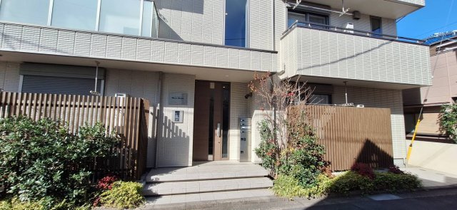 メゾン　シャルティエのエントランス|耐震耐火性に優れた旭化成ヘーベルメゾン