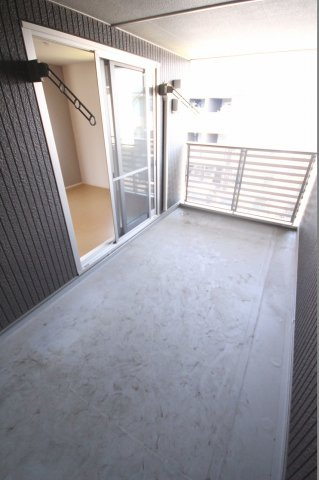 グランアヴァンティⅡ　B棟のバルコニー|※お部屋により仕様が異なる場合があります。